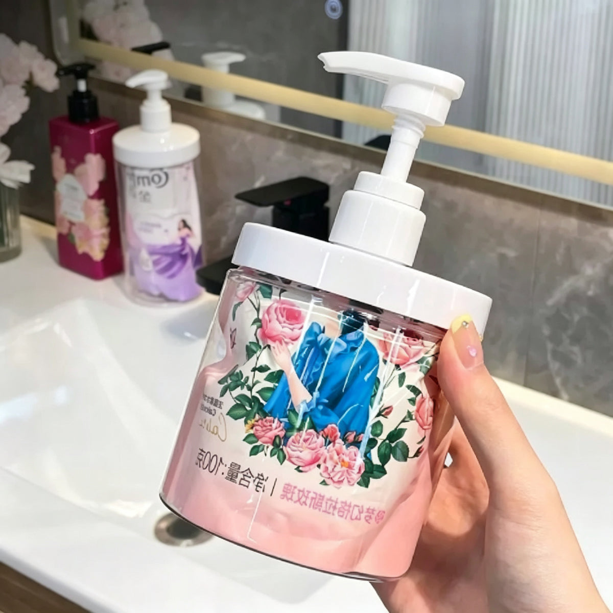 Large-Capacity Squeeze Dispenser Bottle