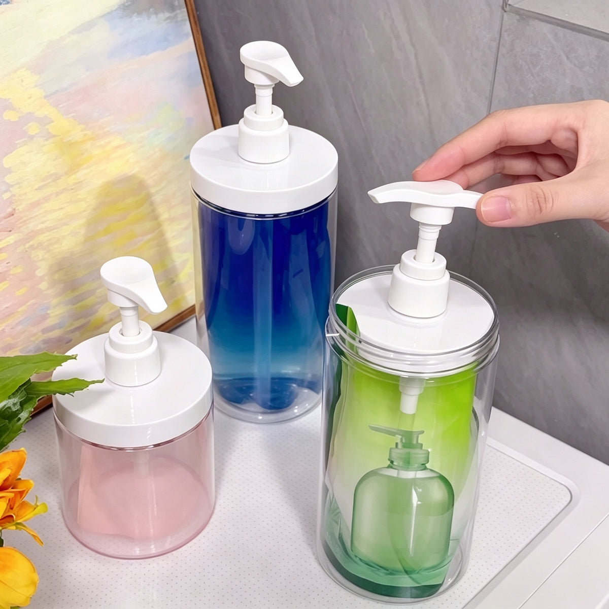 Large-Capacity Squeeze Dispenser Bottle