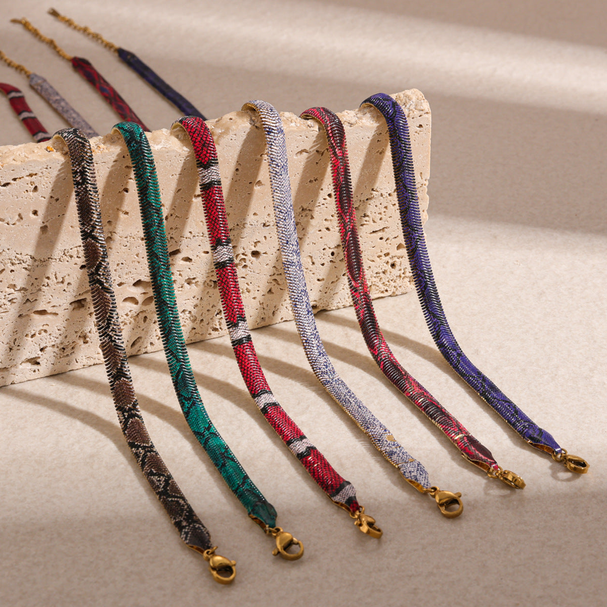 Elegant Snake Pattern Necklace