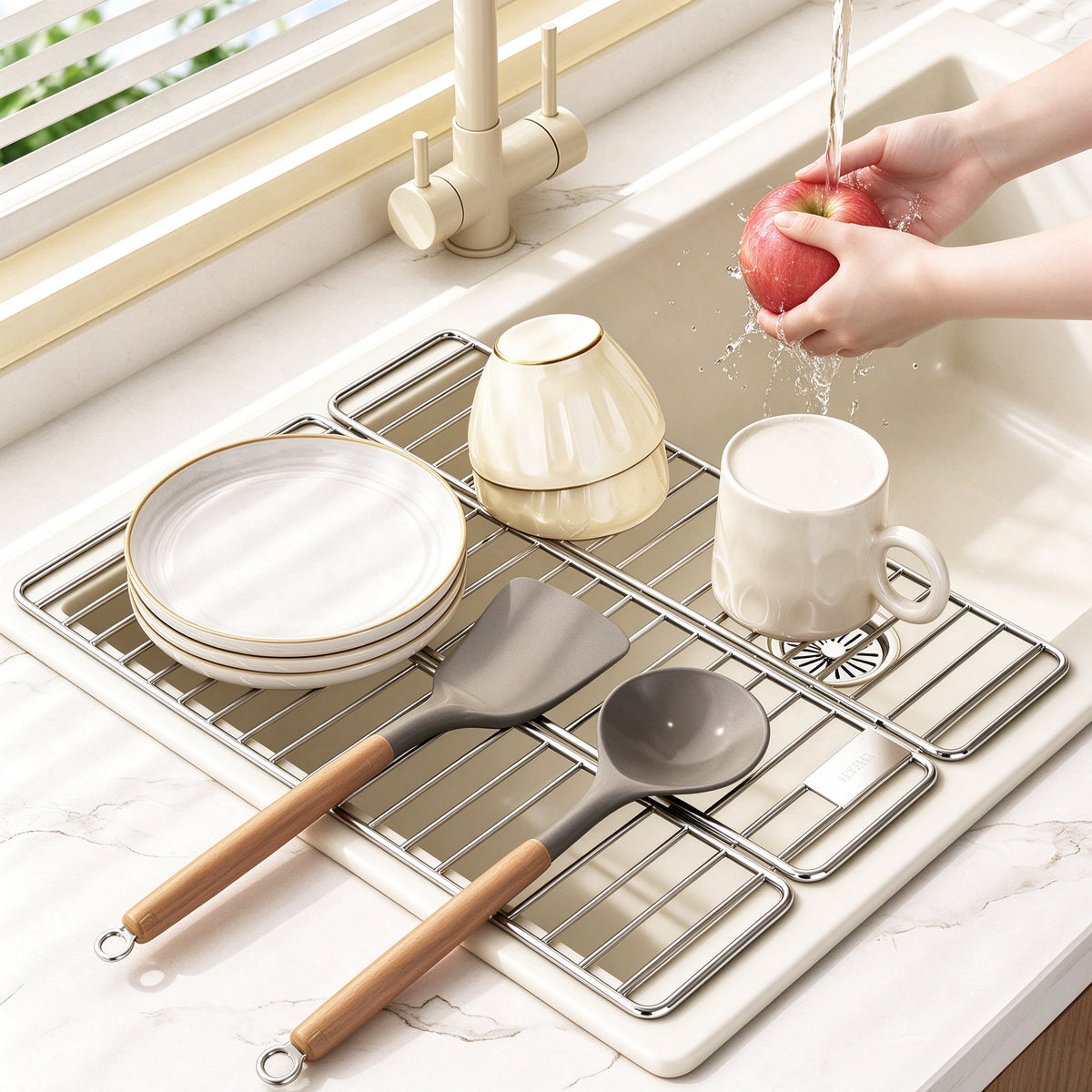 Tri-Fold Draining Rack