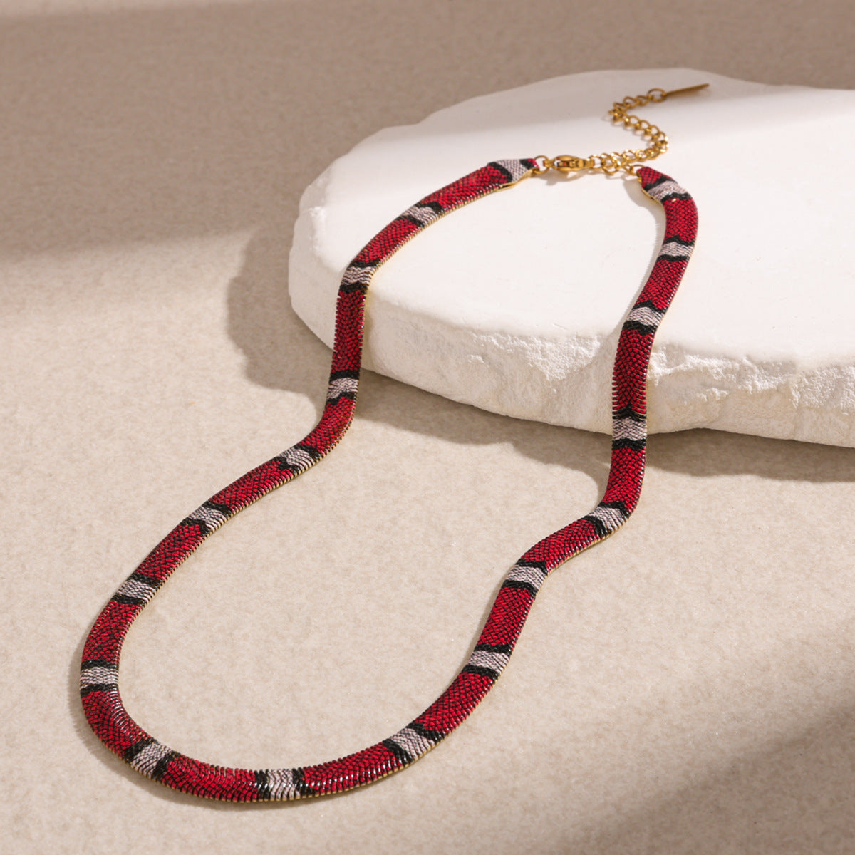 Elegant Snake Pattern Necklace