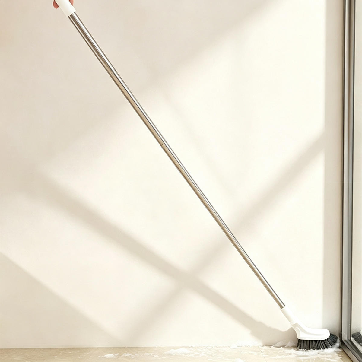 Extendable Crevice Cleaning Brush
