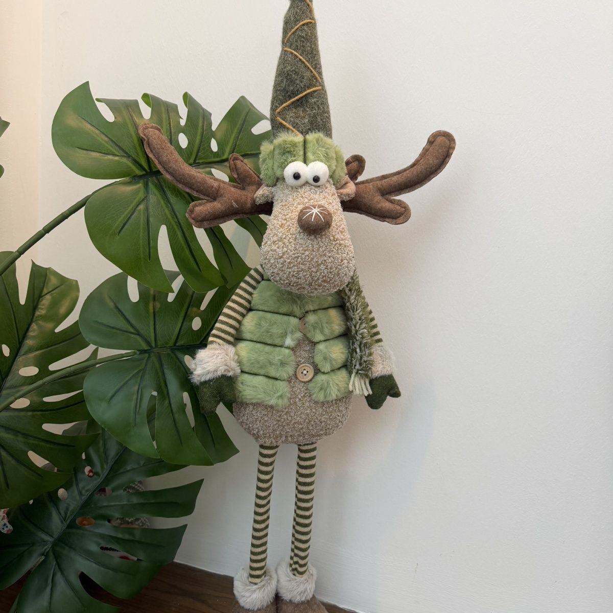 Extendable Christmas Figurine