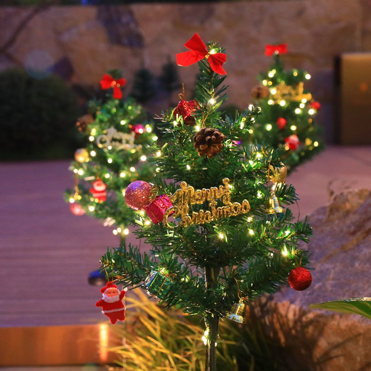 Solar-Powered Christmas Tree