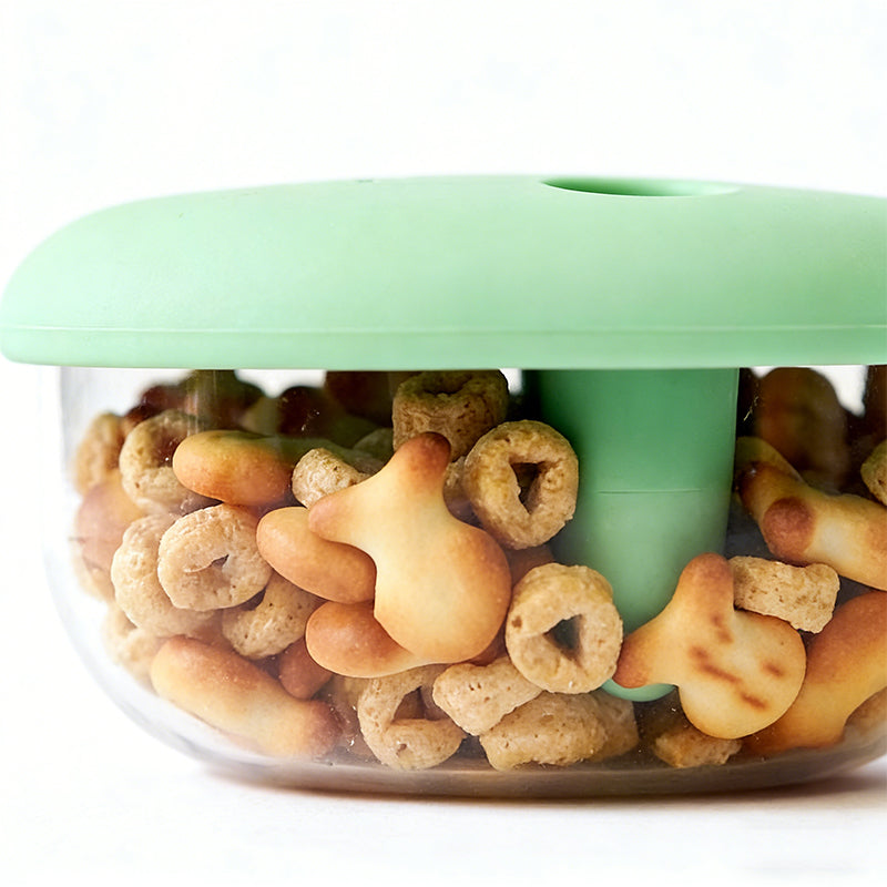 Cute Airtight Snack Container – Hands Stay Clean