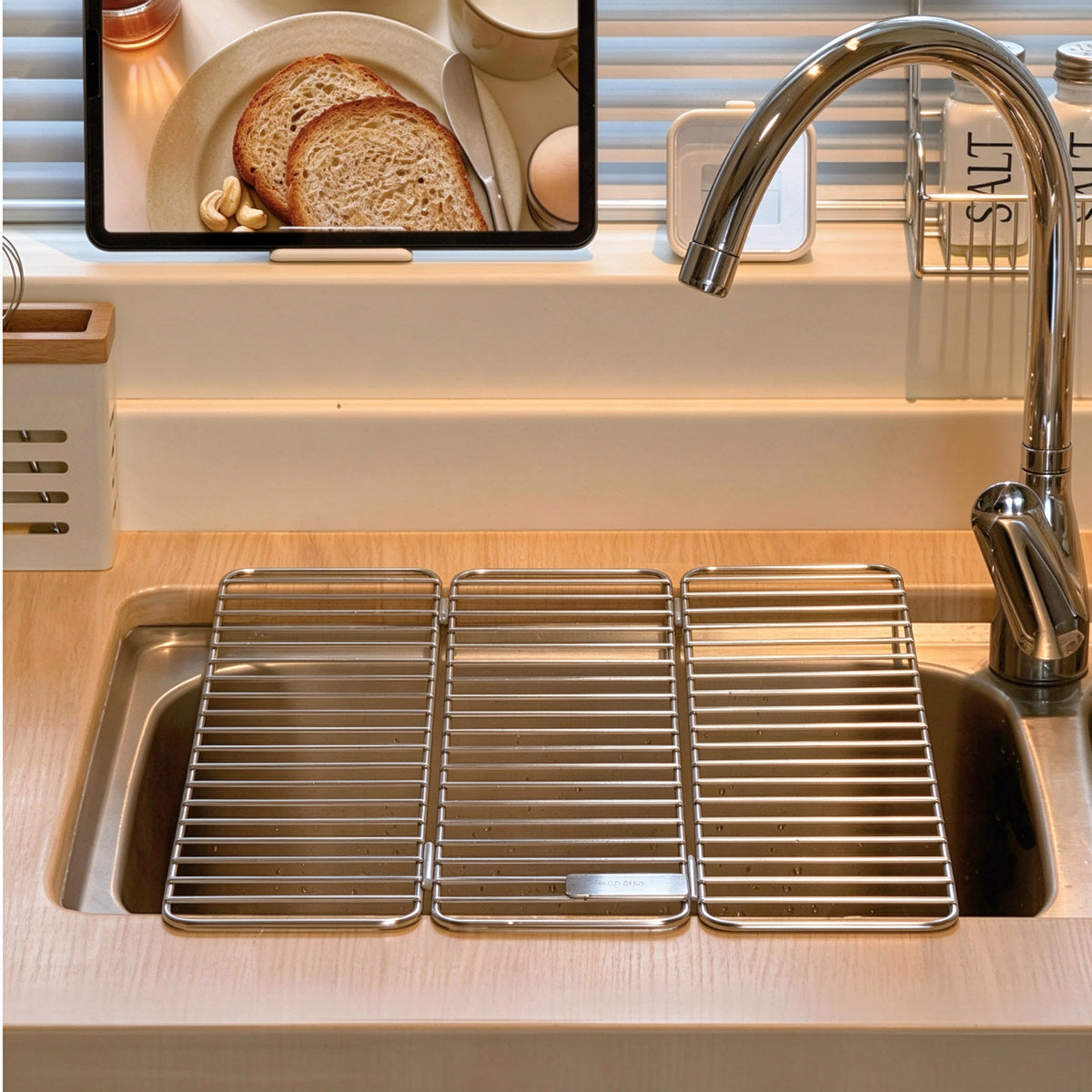 Tri-Fold Draining Rack